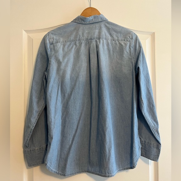 J. Crew Classic Chambray popover. Size 10 - Picture 2 of 5